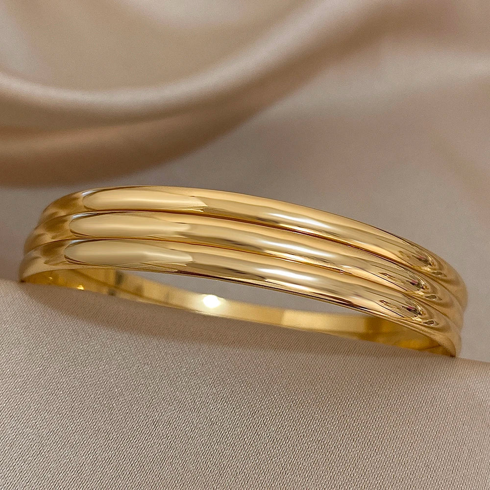 Gold bracelet